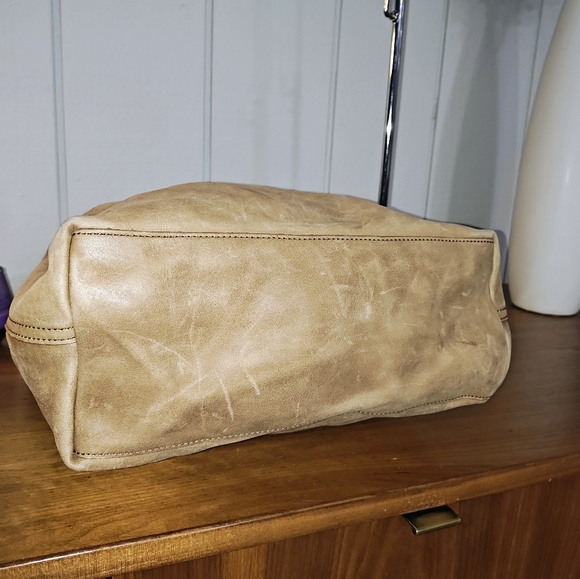 UGG hobo handbag - Picture 9 of 12